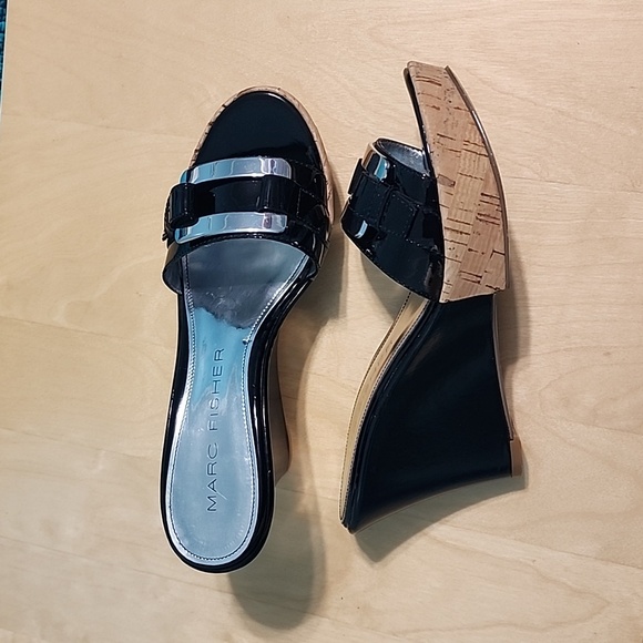 MARC FISHER MFOSTRA black patent leather wedge sandals. Size 6.5M - Picture 6 of 9